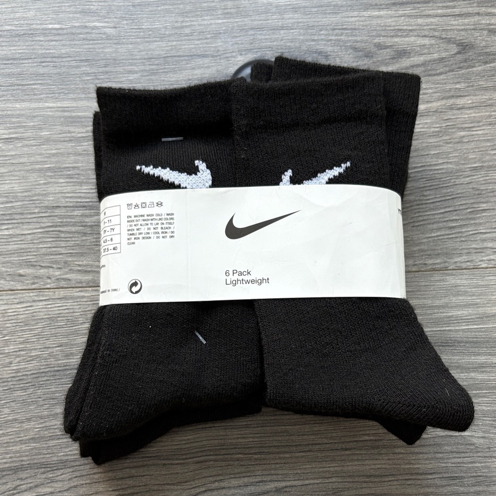NWT- Kids' Nike Lightweight Crew Socks 6-Pair Pack